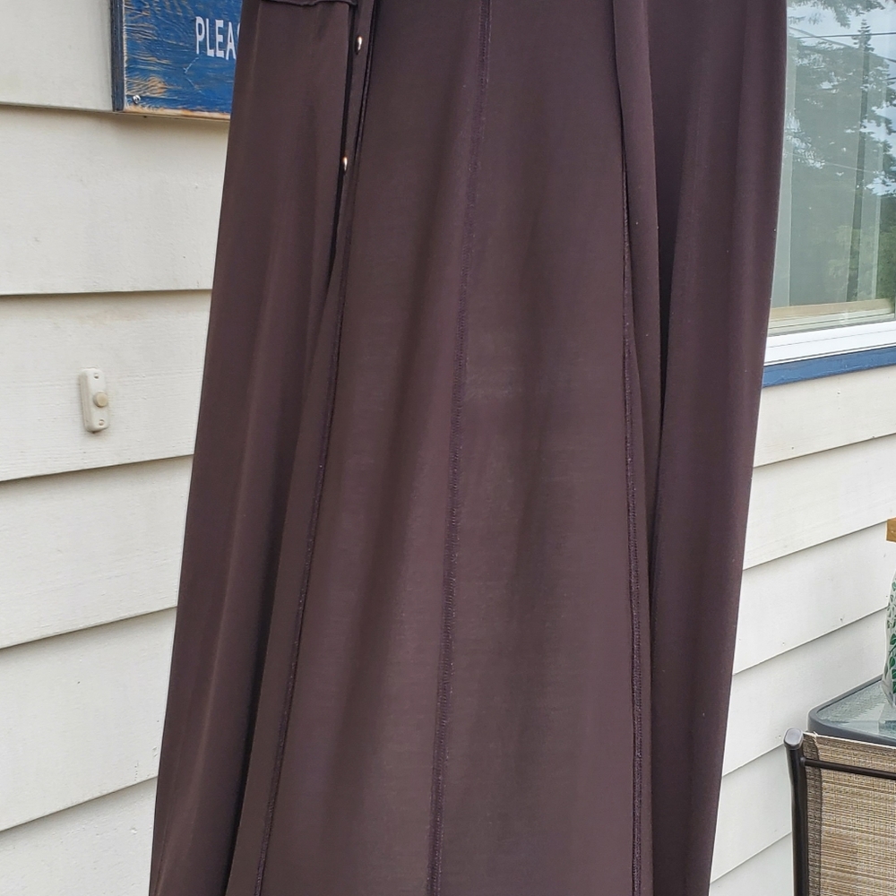 Maxi - Picture 3 of 4